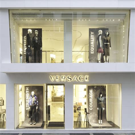 Versace Outlet Store near Frankfurt 